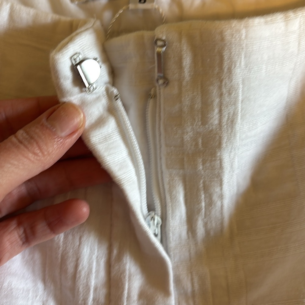 Trina Turk White Shorts - Picture 3 of 5